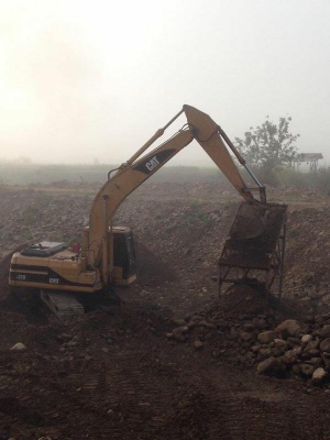 ขาย CAT 320V2 มี 2 คัน สภาพพร้อมใช้งานทันที ราคาต่อรองได้ เจ้าของขายเอง ติดต่อ บอย 083-0218140 มี 2 คัน