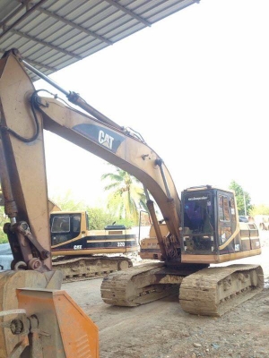 ขาย CAT 320V2 มี 2 คัน สภาพพร้อมใช้งานทันที ราคาต่อรองได้ เจ้าของขายเอง ติดต่อ บอย 083-0218140 มี 2 คัน