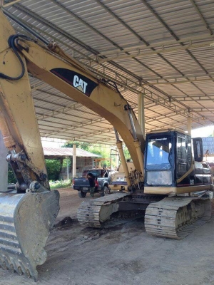 ขาย CAT 320V2 มี 2 คัน สภาพพร้อมใช้งานทันที ราคาต่อรองได้ เจ้าของขายเอง ติดต่อ บอย 083-0218140 มี 2 คัน