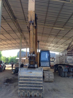 ขาย CAT 320V2 มี 2 คัน สภาพพร้อมใช้งานทันที ราคาต่อรองได้ เจ้าของขายเอง ติดต่อ บอย 083-0218140 มี 2 คัน