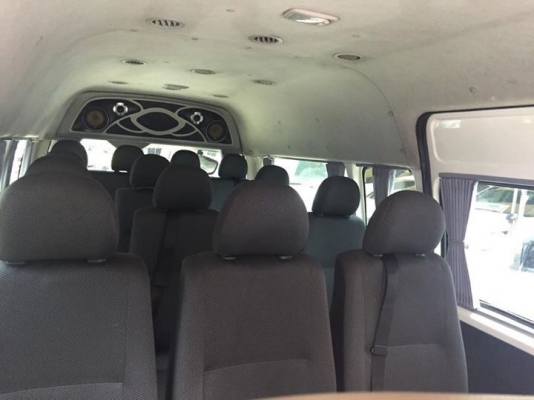 TOYOTA COMMUTER2.5ดีเซลปี12เกียMTเบาะ4แถวเดิมๆโทร0877758887นาง