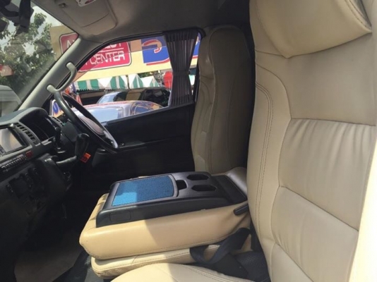 TOYOTA COMMUTER2.5ดีเซลปี12เกียMTเบาะ4แถวเดิมๆโทร0877758887นาง