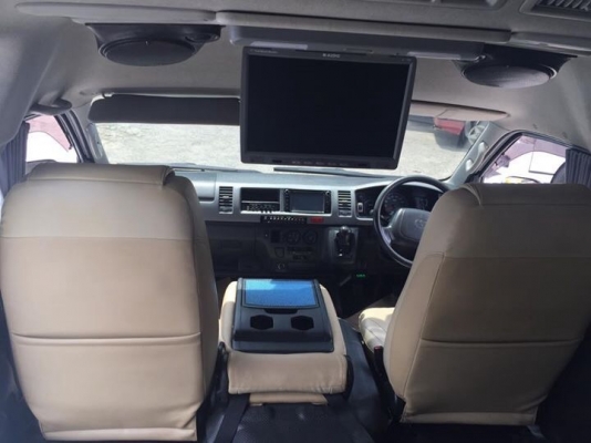 TOYOTA COMMUTER2.5ดีเซลปี12เกียMTเบาะ4แถวเดิมๆโทร0877758887นาง