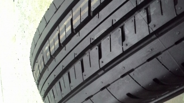 215/70R16 BRIDGESTONE DURAVIS R611 ยางใหม่ ปี 14 มี1 เส้นtel.081-427-3941 215/70R16 BRIDGESTONE DURAVIS R611 ยางใหม่ ปี 14 มี1 เส้นtel.081-427-3941