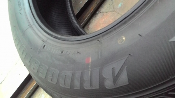 215/70R16 BRIDGESTONE DURAVIS R611 ยางใหม่ ปี 14 มี1 เส้นtel.081-427-3941 215/70R16 BRIDGESTONE DURAVIS R611 ยางใหม่ ปี 14 มี1 เส้นtel.081-427-3941