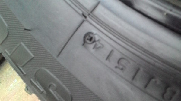 215/70R16 BRIDGESTONE DURAVIS R611 ยางใหม่ ปี 14 มี1 เส้นtel.081-427-3941 215/70R16 BRIDGESTONE DURAVIS R611 ยางใหม่ ปี 14 มี1 เส้นtel.081-427-3941