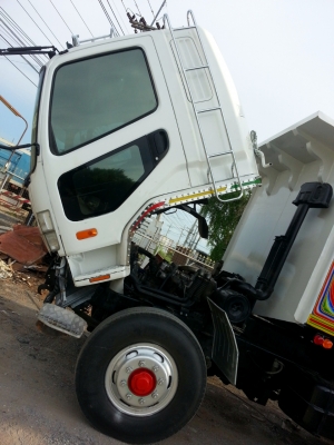 ขายด่วนไอ้หลงFUSO FN527 TD3XXX 2 เพลา เครื่อง6D16 (เพลาบุ๋ม )