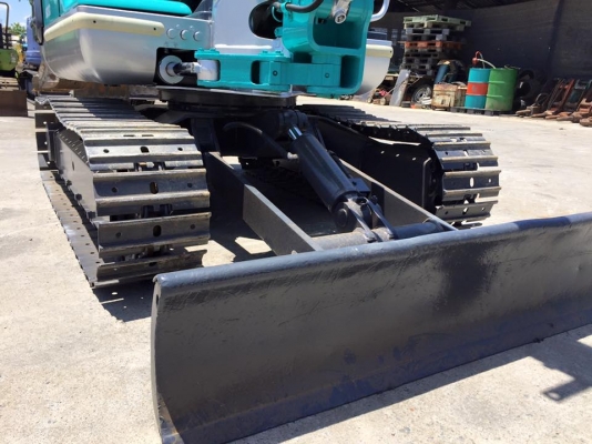 รถขุด KOBELCO SK030 ทำสีใหม่ นำเข้า มือสองญี่ปุ่น