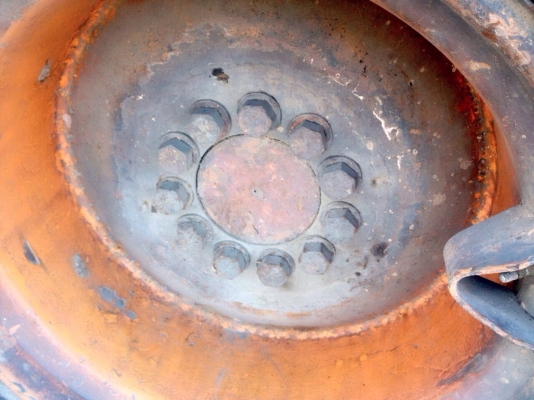 KOMATSU 510 รถตักล้อยางเอวอ่อน บอดี้สวยเดิมๆสภาพดีสุดๆพร้อมใช้งานได้เลยครับ เครื่องยนต์เดิมๆปั๊มเดิมกรองเดี่ยวแรงดีทำงานเร็วดี ต่อแขนยาวแล้วตักได้ประมาณ 1 คิวครึ่งขึ้นรถบรรทุกสิบล้อคอกสูงได้เลยครับ ภายนอกบอดี้สวยเดิมๆ ช่วงล่างแน่นดี ยางสภาพดีประมาณ 60\% พร KOMATSU 510 รถตักล้อยางเอวอ่อน บอดี้สวยเดิมๆสภาพดีสุดๆพร้อมใช้งานได้เลยครับ เครื่องยนต์เดิมๆปั๊มเดิมกรองเดี่ยวแรงดีทำงานเร็วดี ต่อแขนยาวแล้วตักได้ประมาณ 1 คิวครึ่งขึ้นรถบรรทุกสิบล้อคอกสูงได้เลยครับ ภายนอกบอดี้สวยเดิมๆ ช่วงล่างแน่นดี ยางสภาพดีประมาณ 60\% พร