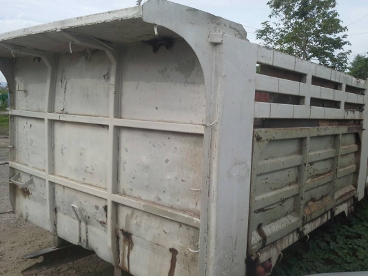 ขายกะบะดั้ม10 ล้อสภาพดี ชุดยกครบ ทรงสวย 80\% คัชชีกว้าง88 ซม กะบะยาว6เมตร กว้าง245ซม.