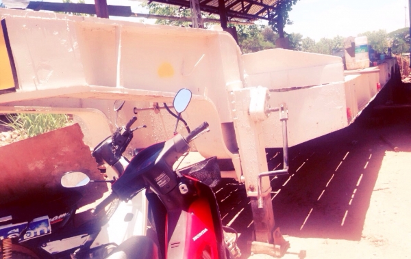 ขายด่วน หางโรเบจ 2 เพลาของอู่พนัส ความยาว 11.50 เมตรสภาพดีพร้อมบรรทุกหนักได้เลย ช่วงล่างคัชซีเหล็กบีมไม่มีบวมแน่นดี ยางสภาพดี 8 เส้นประมาณ 70\% พร้อมใช้งาน เอกสารทะเบียนภาษีเต็มครบพร้อมโอน ราคาต่อรองได้ครับ