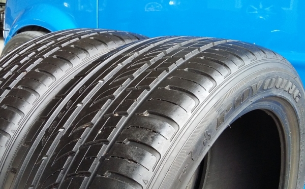 ยาง,235-45-17 RADIAL F 107 สภาพเต็มไม่ปะปี11 หนึ่งคู่ 2,200