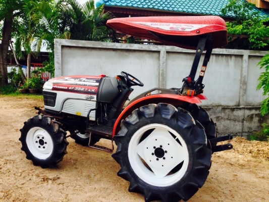 ยันร์ม่า EF352T LX 4 WD  2  เพลา พร้อมตัดหญ้า 1.10 เมตรใหม่ทำงาน 931 ชั่วโมง