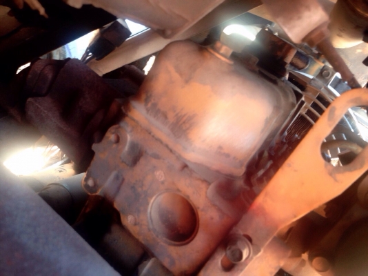 KOMATSU PC 28UU - 2 รถพร้อมใช้งานได้เลยครับ มีเอกสารเล่มทะเบียนครบพร้อม เครื่องยนต์เดิมปั๊มเดิมๆทำงานคล่องแคล่วไวดี คอนโทรลง่ายใช้งานได้เลยครับ อุปกรณ์ฝาครอบเครื่องต่างๆอยู่ครบครับ บูมอาร์มสวยมีปะนิดหน่อยครับ ช่วงล่างดี สป๊อกเกตใช้งานได้อีกนานครับ โซ่ใบแท