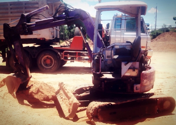 KOMATSU PC 28UU - 2 รถพร้อมใช้งานได้เลยครับ มีเอกสารเล่มทะเบียนครบพร้อม เครื่องยนต์เดิมปั๊มเดิมๆทำงานคล่องแคล่วไวดี คอนโทรลง่ายใช้งานได้เลยครับ อุปกรณ์ฝาครอบเครื่องต่างๆอยู่ครบครับ บูมอาร์มสวยมีปะนิดหน่อยครับ ช่วงล่างดี สป๊อกเกตใช้งานได้อีกนานครับ โซ่ใบแท