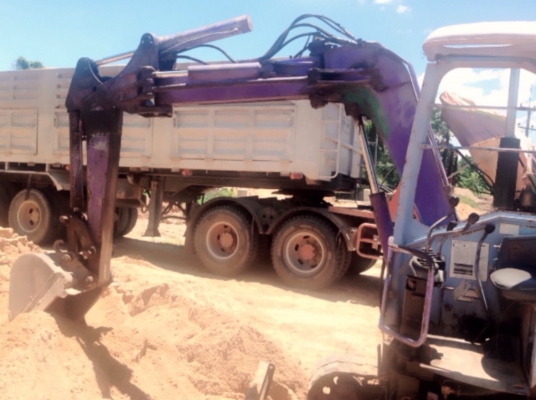 KOMATSU PC 28UU - 2 รถพร้อมใช้งานได้เลยครับ มีเอกสารเล่มทะเบียนครบพร้อม เครื่องยนต์เดิมปั๊มเดิมๆทำงานคล่องแคล่วไวดี คอนโทรลง่ายใช้งานได้เลยครับ อุปกรณ์ฝาครอบเครื่องต่างๆอยู่ครบครับ บูมอาร์มสวยมีปะนิดหน่อยครับ ช่วงล่างดี สป๊อกเกตใช้งานได้อีกนานครับ โซ่ใบแท