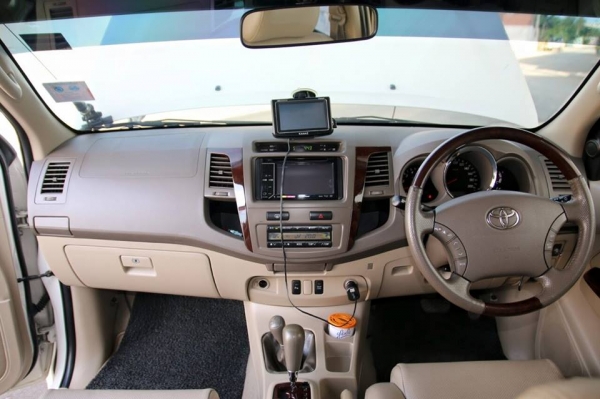 ขาย TOYOTA FORTUNER 3.0 V Top 4WD Auto ปี06 ดีเซล D4D