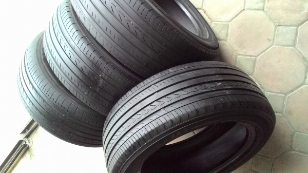 205/55R16 YOKOHAMA.Advan dbdacibel ปี2013ชุด 4 เส้น line 0814273941