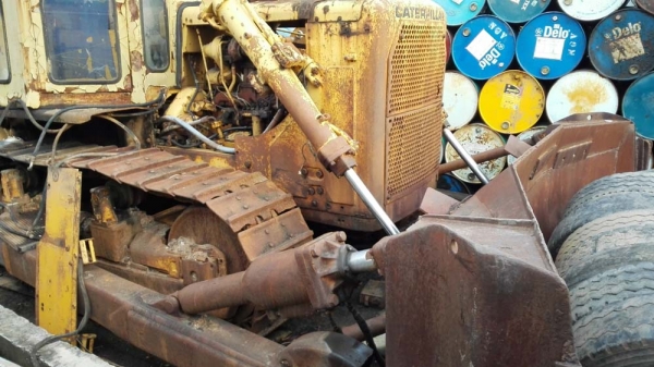 แทรคเตอร์มือสอง/ Catterpillar D7G/ ตีนไก่มีเก๋ง/ ตามภาพ