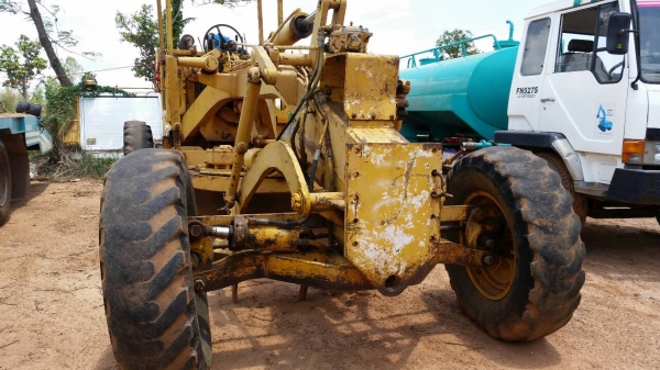 ขายรถเกรดแกเลื่อน 118 สภาพพร้อมใช้งานเครื่องดี ขายรถเกรดแกเลื่อน 118 สภาพพร้อมใช้งานเครื่องดี