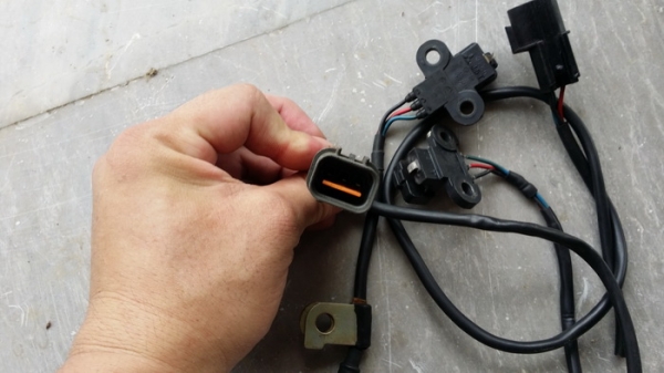 rpm sensor ตัวจับรอบเครื่อง mitsubishi มิตซูบิชิ rpm sensor ตัวจับรอบเครื่อง mitsubishi มิตซูบิชิ