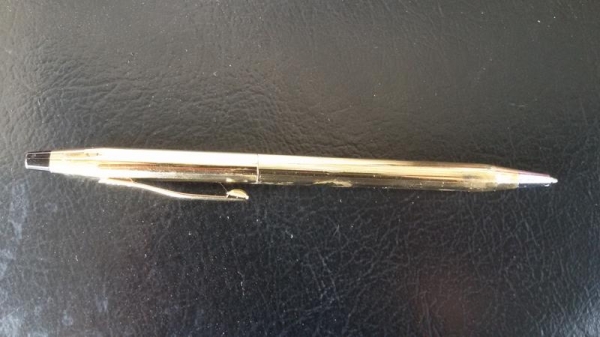 ปากกา Cross mad inUSA ด้ามทอง 10 k สภาพสวย 1000 บาท โทร 0814593204