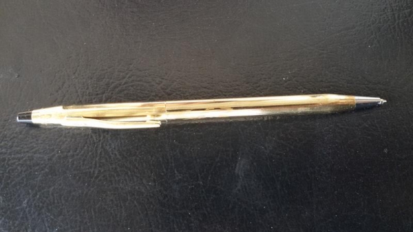 ปากกา Cross mad inUSA ด้ามทอง 10 k สภาพสวย 1000 บาท โทร 0814593204