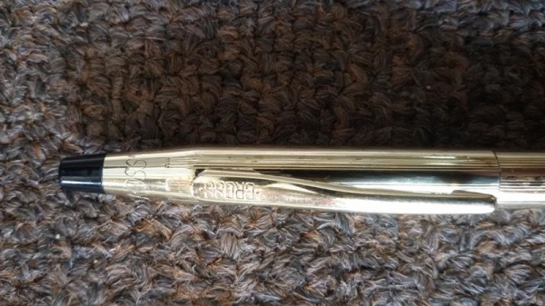 ปากกา Cross mad inUSA ด้ามทอง 10 k สภาพสวย 1000 บาท โทร 0814593204