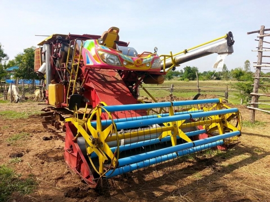 ขายรถเกี่ยวข้าว เกษตรพัฒนา รุ่นปลดหนี้ อุ้ม2.5ตัน เครื่อง195แรง เครื่องดี ทำงานเร็ว สภาพพร้อมใช้งาน สนใจโทร 090-8588220คุณนะ 093-3258446คุณบิว ID:narong498 หรือเข้าดูสินค้าอื่นๆได้ที่ www.truck.in.th/498 หรือเพจFacebook ณรงค์ ซื้อขายรถมือสอง (เว็บไซต์ส่วน