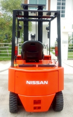 ขายฟอร์คลิฟท์ไฟฟ้านิสสันขนาด 2 ตัน เสา 3 ตอน ยกสูง  6 เมตรสภาพสวยแบตเตอร์รี่ดี  พร้อมตู้ชาร์จ 081-3535-948