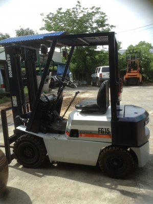 +++ขายโฟล์คลิฟท์  KOMATSU FG15-14  ขนาด  1.5  ตัน  เครื่องยนต์เบนซิน  เสา  3  เมตร  เกียร์ธรรมดา  ยางตันใหม่