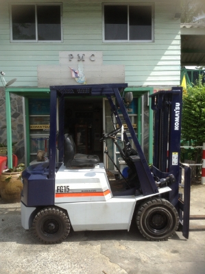 +++ขายโฟล์คลิฟท์  KOMATSU FG15-14  ขนาด  1.5  ตัน  เครื่องยนต์เบนซิน  เสา  3  เมตร  เกียร์ธรรมดา  ยางตันใหม่