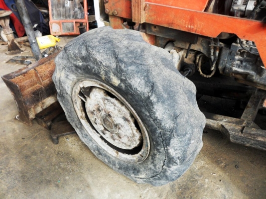 ขายด่วนรถไถ Kubota M8030 พร้อมใช้งาน ขายด่วนรถไถ Kubota M8030 พร้อมใช้งาน