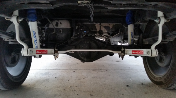 ขายกันโคลง Space Arm แท้ วีโก้ สภาพ 95\% บูธลูกยางกิ๊ป ขายึดแชสซีและเพลาใหม่เอี่ยมคับ