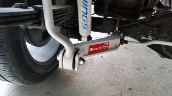 ขายกันโคลง Space Arm แท้ วีโก้ สภาพ 95\% บูธลูกยางกิ๊ป ขายึดแชสซีและเพลาใหม่เอี่ยมคับ