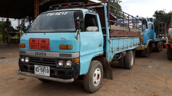 ขายด่วน6ล้อเครื่อง4BA1 กระบะยาว 4.30ม.