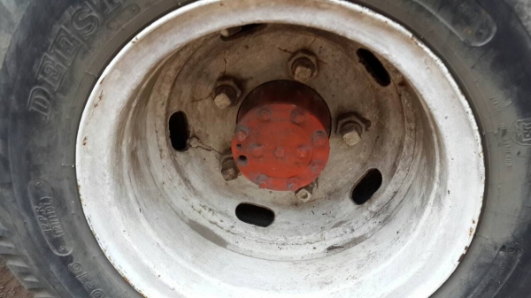 ขายด่วน6ล้อเครื่อง4BA1 กระบะยาว 4.30ม. ขายด่วน6ล้อเครื่อง4BA1 กระบะยาว 4.30ม.