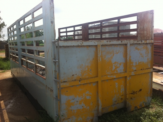 กระบะรถบรรทุก 10 ล้อ ไม่ดั้ม ขนาด 0.80 X 240 X5.60 เมตร