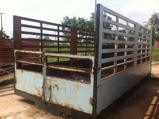 กระบะรถบรรทุก 10 ล้อ ไม่ดั้ม ขนาด 0.80 X 240 X5.60 เมตร