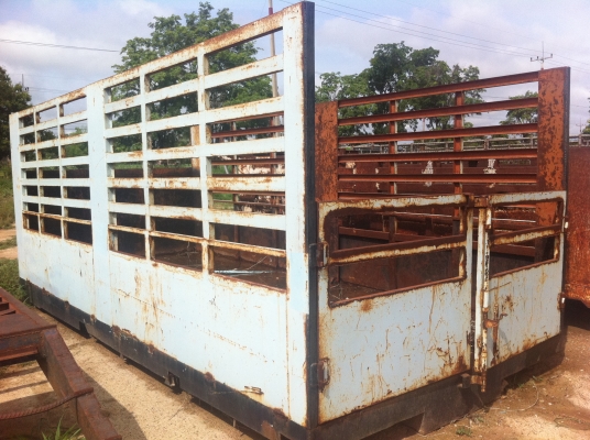 กระบะรถบรรทุก 10 ล้อ ไม่ดั้ม ขนาด 0.80 X 240 X5.60 เมตร