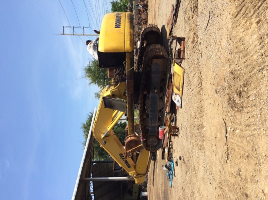 KOMATSU PC200 รุ่น 7 ตัดลงจากรถ 200000  บาท