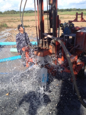 รับต่อรถเจาะน้ำบาดาล ระบบไฮดรอลิก