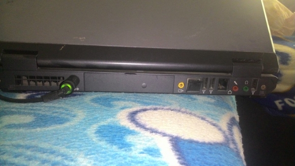 ขายถูกคอมพิวเตอร์โน๊ตบุ๊ค SONY VAIO จากญี่ปุ่น 1,600 บาท ขายถูกคอมพิวเตอร์โน๊ตบุ๊ค SONY VAIO จากญี่ปุ่น 1,600 บาท