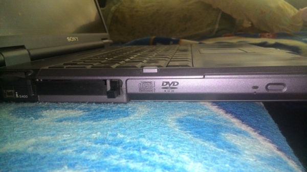 ขายถูกคอมพิวเตอร์โน๊ตบุ๊ค SONY VAIO จากญี่ปุ่น 1,600 บาท ขายถูกคอมพิวเตอร์โน๊ตบุ๊ค SONY VAIO จากญี่ปุ่น 1,600 บาท