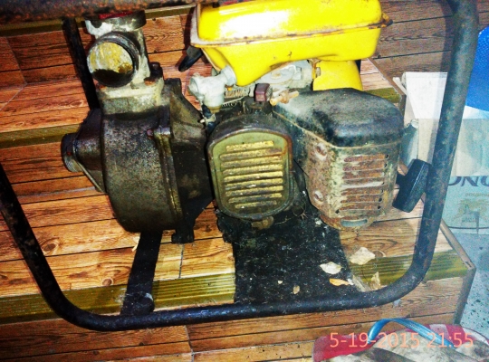 เครื่องสูบน้ำโรบิน  japan  สวยๆๆเติมน้ำมัน ใช้งานได้เลยครับ