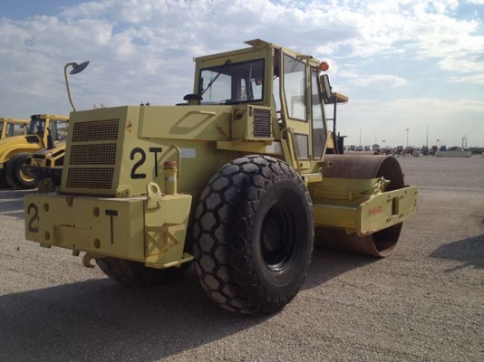 SAKAI SV510D  ปี1993 4463ชม. รถอยู่ยุโรป หากท่านสามารถรอของได้ติดต่อมาคุยกันได้เลยครับ