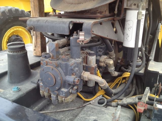 BOMAG BW219D-4  ปี2007 7385ชม. 20ตัน รถอยู่ยุโรป หากท่านสามารถรอของได้ติดต่อมาคุยกันได้เลยครับ