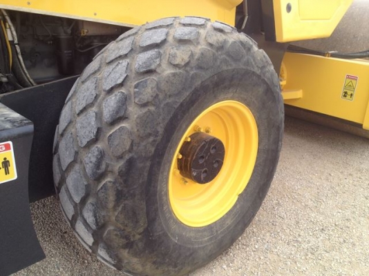 BOMAG BW219D-4  ปี2007 7385ชม. 20ตัน รถอยู่ยุโรป หากท่านสามารถรอของได้ติดต่อมาคุยกันได้เลยครับ