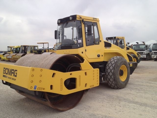 BOMAG BW219D-4  ปี2007 7385ชม. 20ตัน รถอยู่ยุโรป หากท่านสามารถรอของได้ติดต่อมาคุยกันได้เลยครับ