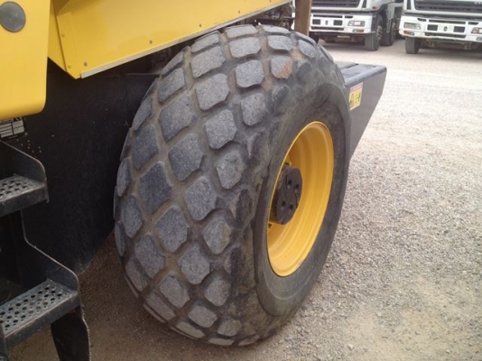 BOMAG BW219D-4  ปี2007 7385ชม. 20ตัน รถอยู่ยุโรป หากท่านสามารถรอของได้ติดต่อมาคุยกันได้เลยครับ